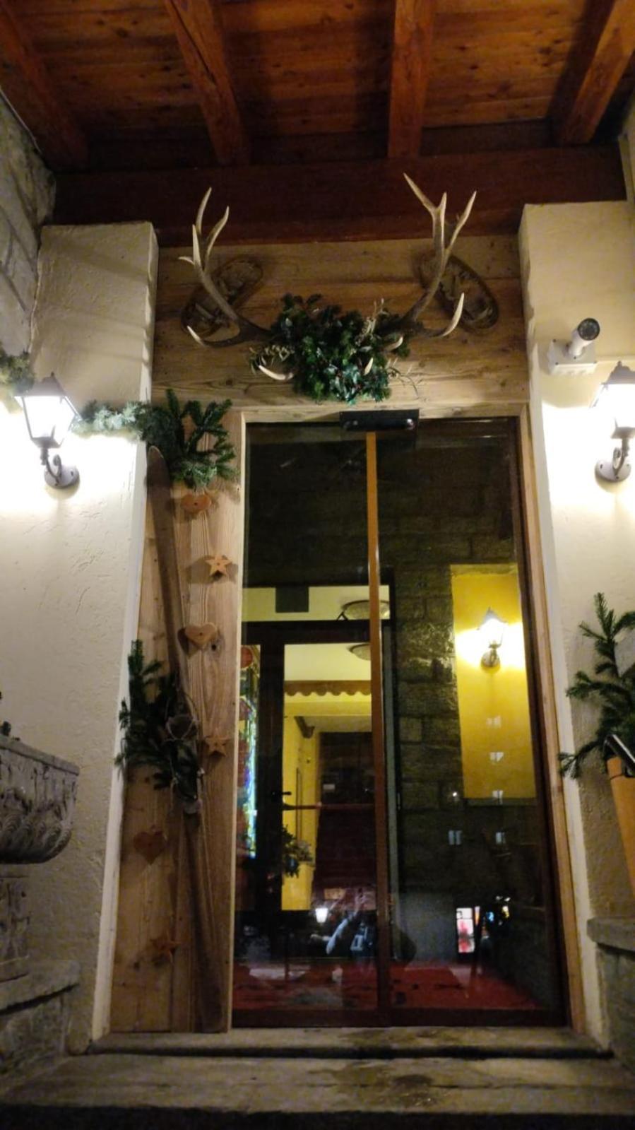 Hotel Jumeaux Бройл-Червиня Екстериор снимка