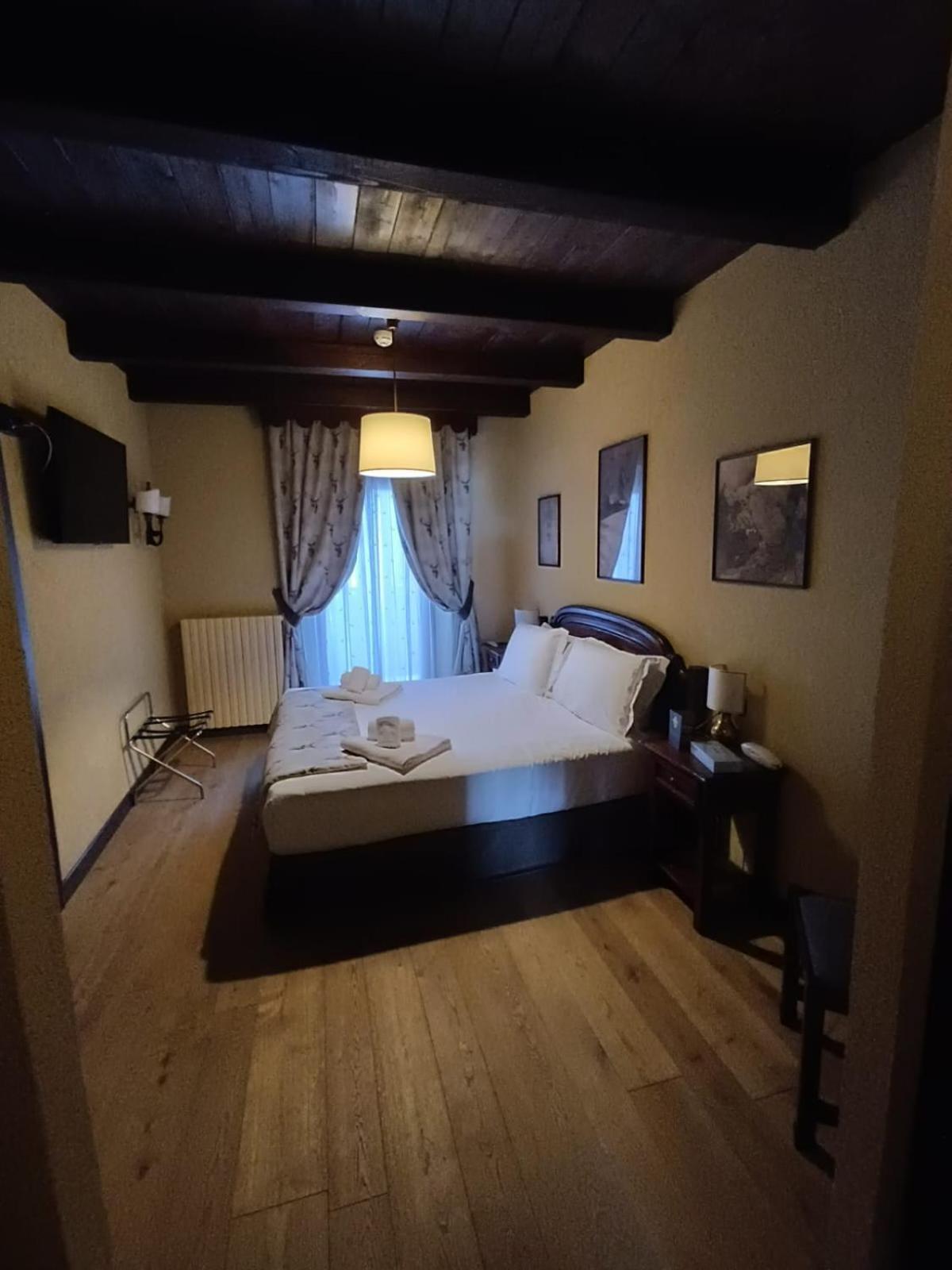 Hotel Jumeaux Бройл-Червиня Екстериор снимка