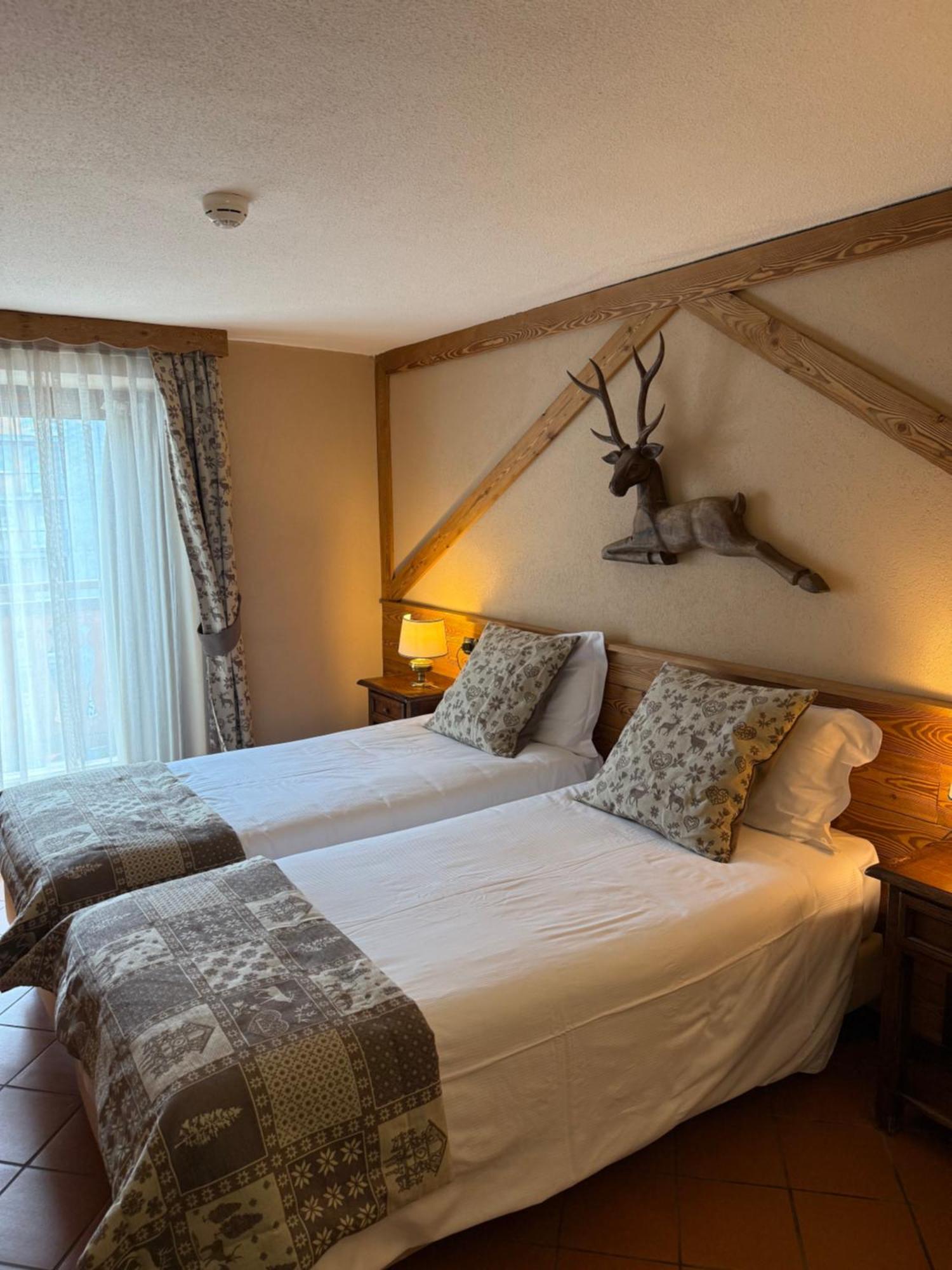 Hotel Jumeaux Бройл-Червиня Екстериор снимка