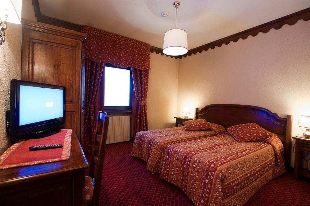 Hotel Jumeaux Бройл-Червиня Екстериор снимка